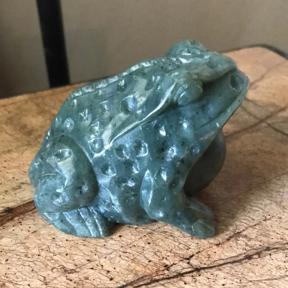 Vintage Heavy Jade Handcarved Frog Detailed
